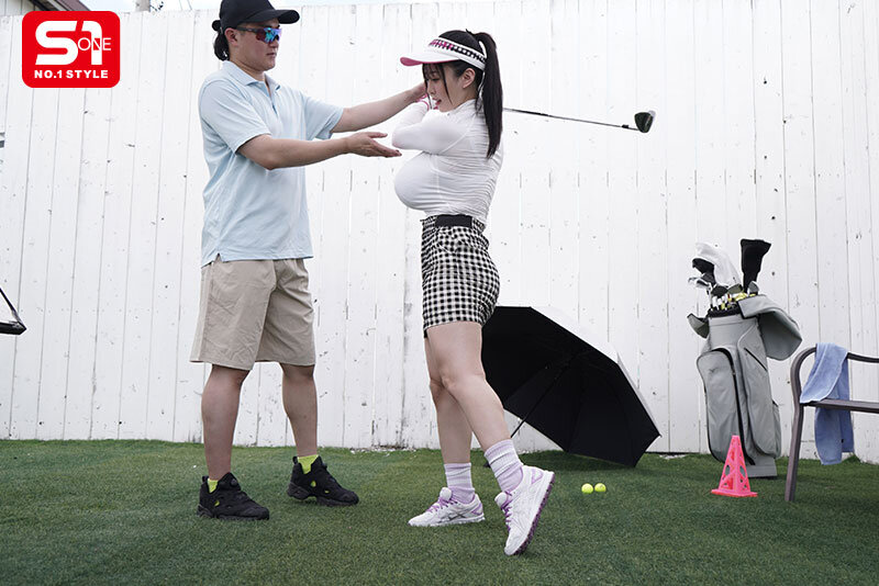 無防備誘惑Kcupアスリートの汗だく肉弾SEX ユニフォーム脱いだらびっくりおっぱい！！ 神楽ももか 画像1