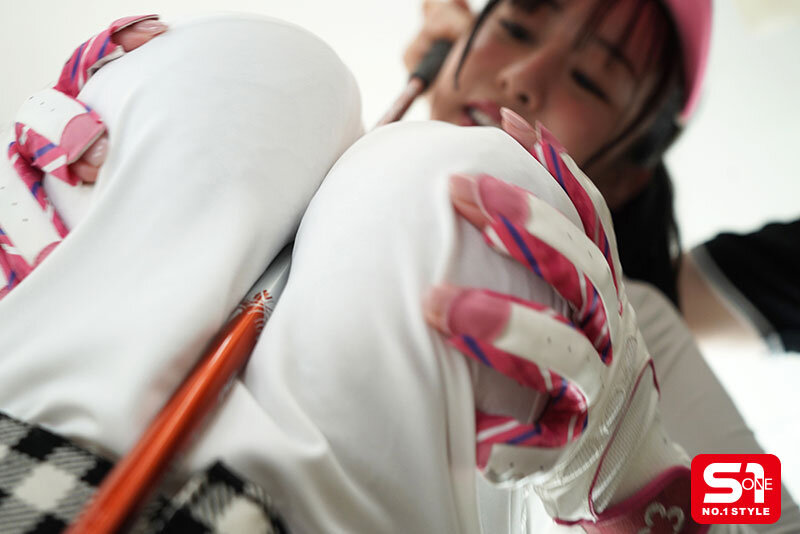 無防備誘惑Kcupアスリートの汗だく肉弾SEX ユニフォーム脱いだらびっくりおっぱい！！ 神楽ももか 画像2